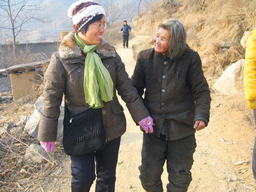 China Project graduate Sister Pauline Yu (l.) took gerontology program at the Avila Institute to help her in ministering to the elderly in China. (Courtesy of T. Kilkelly/China)