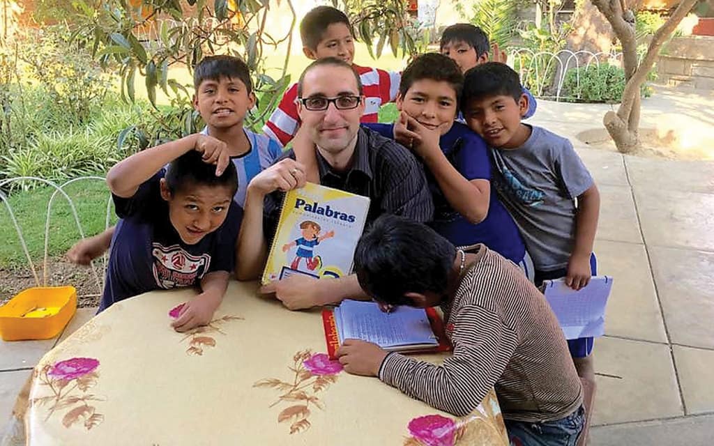 Maryknoll brother candidate learns to be a missioner in Bolivia