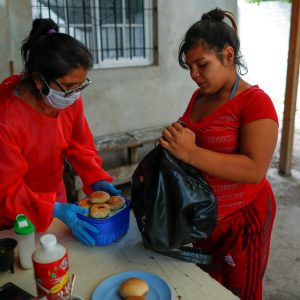 On outskirts of Buenos Aires, parishes mobilize for COVID-19