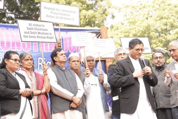 Dalit Christians, activists and civil society members protest in New Delhi on Dec. 4, 2018, demanding that the Indian government give them the same rights enjoyed by their Hindu counterparts. (Photo: Bijay Kumar Minj/ucanews)
