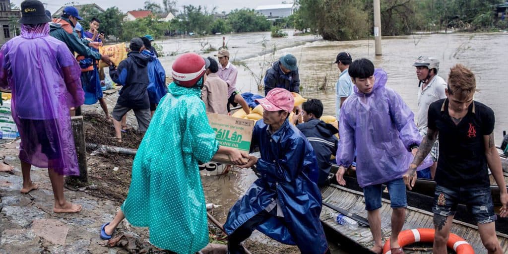 Vietnamese Dioceses Struggle to Help Victims of Major Floods