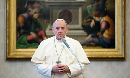 Prayer turns trials into opportunities, pope says