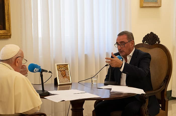 Before the quarantine and trauma of COVID-19, Father Dennis Moorman distributed Holy Communion at Mass at St. Joseph Church in Peruas, Sao Paulo, Brazil. (Nile Sprague/Brazil)