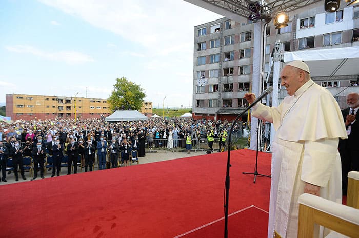 PAPAL TRIP HUNGARY SLOVAKIA After World Mission Sunday Mass at St. Ferdinand Church, pastor Father Jason Torba and Cardinal Blase Cupich greet the congregation, including all those who do mission in Chicago. (Julie Jaidinger, Chicago Catholic/U.S.)
