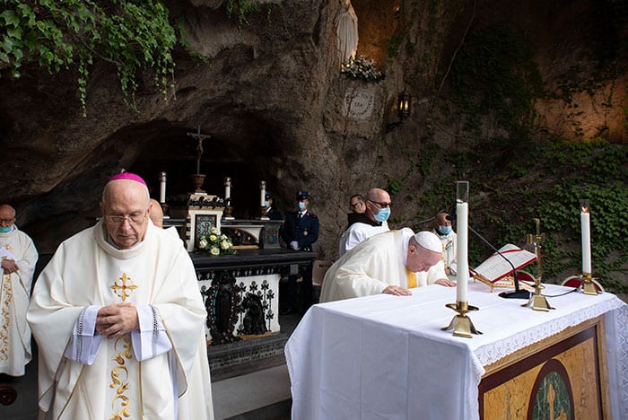 After World Mission Sunday Mass at St. Ferdinand Church, pastor Father Jason Torba and Cardinal Blase Cupich greet the congregation, including all those who do mission in Chicago. (Julie Jaidinger, Chicago Catholic/U.S.)