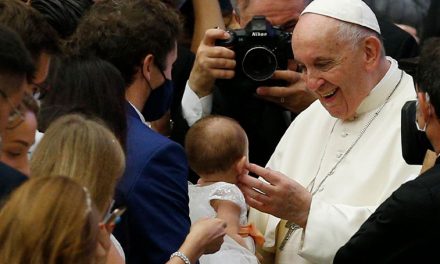 Jesus Sets People Free, Pope Says at Audience