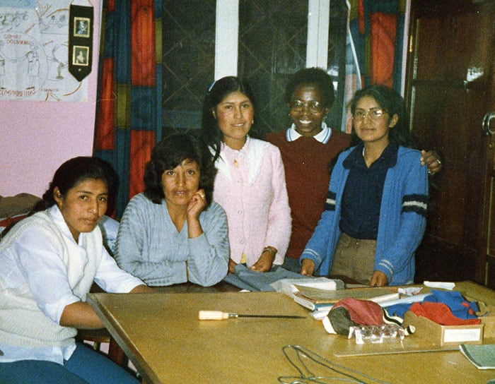 Sister Zwareva with young women in Bolivia in 1987 (Courtesy of Maryknoll Mission)
