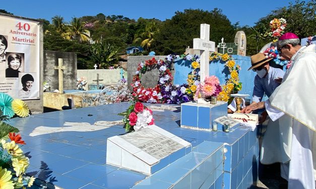 Bishops Visit Maryknoll Martyrs’ Tomb in El Salvador