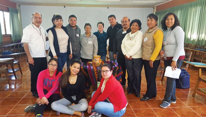 34-38-Learning-to-Forgive-01 Rosario Miranda (third from right) joins other participants at an ESPERE workshop on forgiveness and reconciliation in Cochabamba. (Courtesy of Juan Zúñiga/Bolivia)