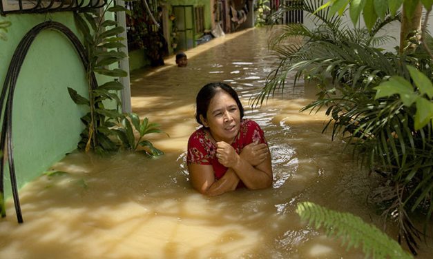 Typhoon Hits the Philippines, Heads toward Vietnam