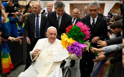 ‘Dream Big’ for Peace, Pope Tells Students