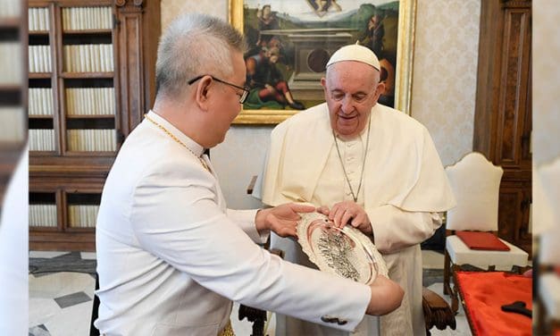 Pope, Buddhists Discuss Care for Planet