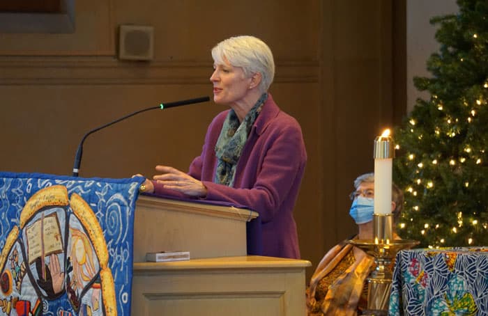 50-53-MKLM-Sending-04 Director of the Maryknoll Office for Global Concerns Susan Gunn addresses the new missioners. (Debbie Northern/U.S.)