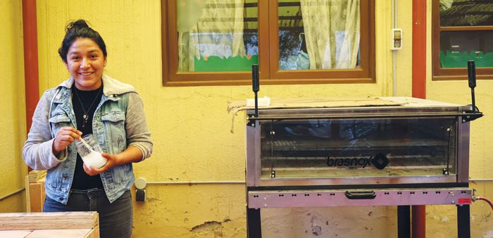 Mercedes Sayqua of Kawsay develops a natural hair product using traditional herbs familiar to Indigenous communities. (Adam Mitchell/Bolivia)