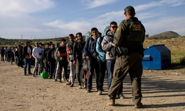 Study Finds That Almost Half of Migrants Worldwide Are Christians