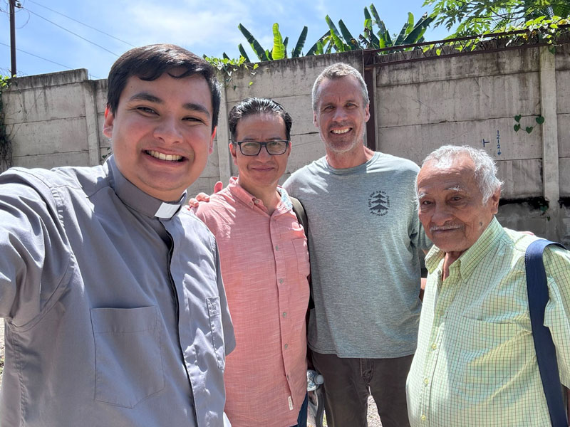 Father Vásquez, coordinator of Catholic prison ministry in El Salvador, is joined by volunteers Carlos Enrique Gonón, Bob Cunningham and Antonio Guevara Ortiz for a weekly visit to the juvenile detention center in Tonacatepeque. (Courtesy of Robert Cunningham)