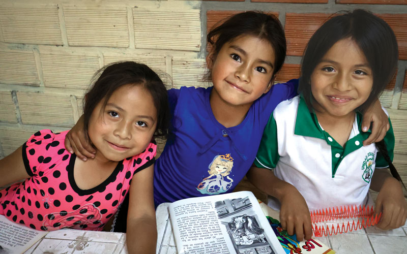 W25-sykora-escolar-1 At Apoyo Escolar, children enjoy learning, a nutritious meal, fun and friendship. (Adam Mitchell/Bolivia)