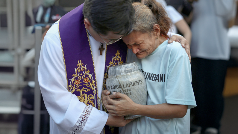 Ex-Philippine President Arrested for Alleged Crimes against Humanity