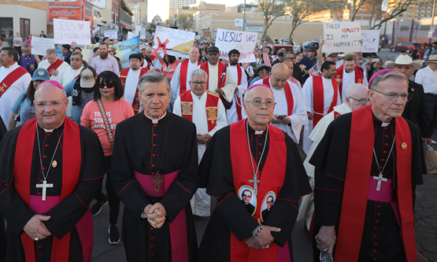 Hundreds Join El Paso Bishop’s Protest against Mass Deportation