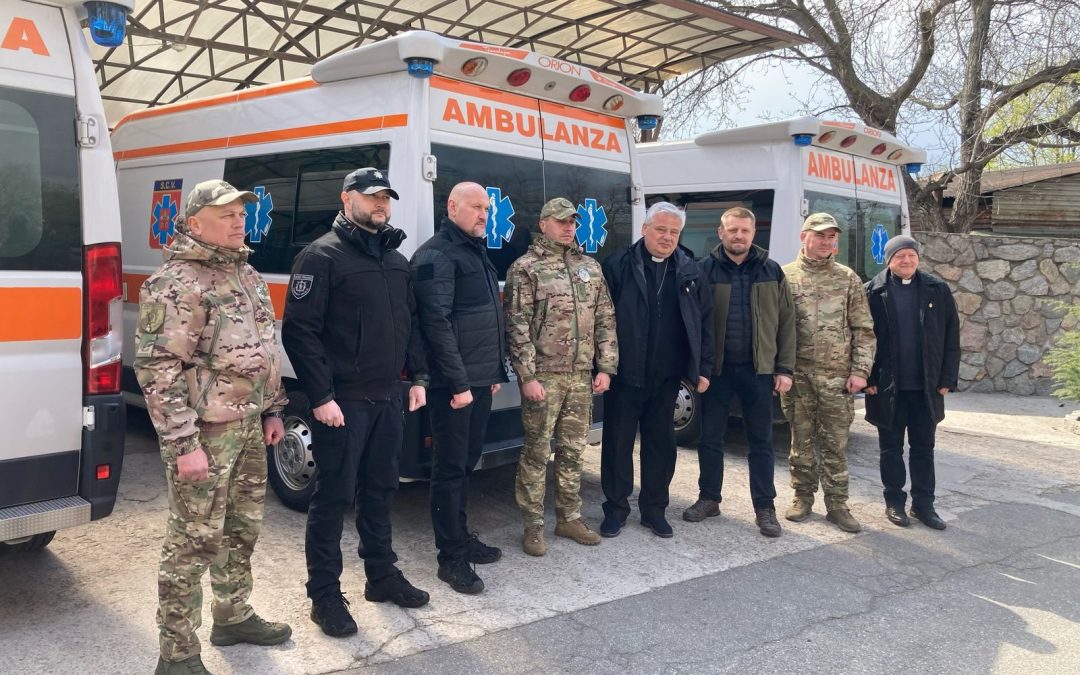 Papal Almoner Delivers Medical Supplies and Ambulances to Ukraine
