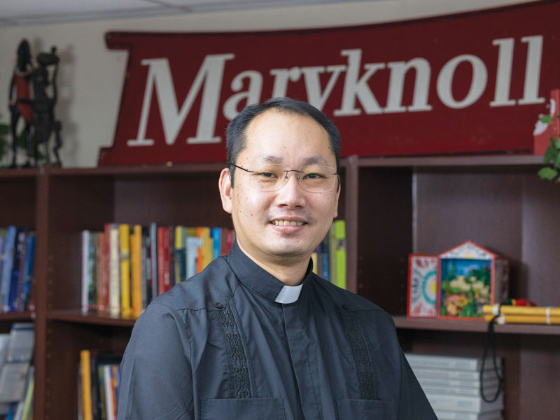 Deacon Sim and Deacon Okok lived in community with other seminarians and missioners at the Maryknoll Society house in Chicago while studying at Catholic Theological Union. (Octavio Durán/U.S.)