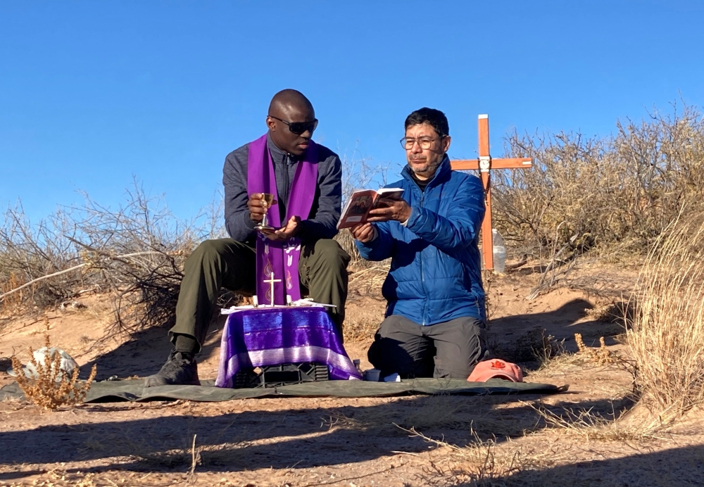 Catholic Search Party Finds Migrant Remains in Desert