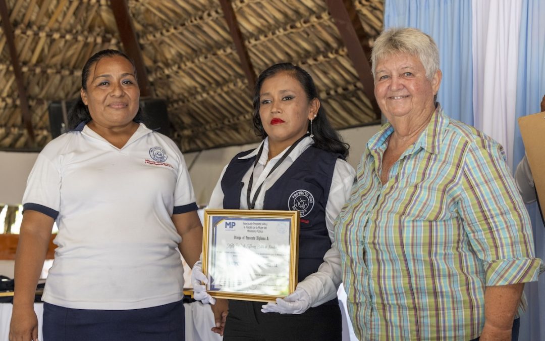 Lending a Friendly Hand: Legal Promoters in Guatemala