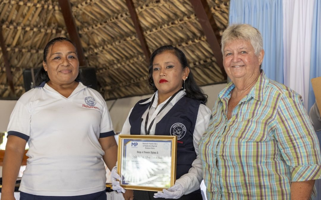 Lending a Friendly Hand: Legal Promoters in Guatemala