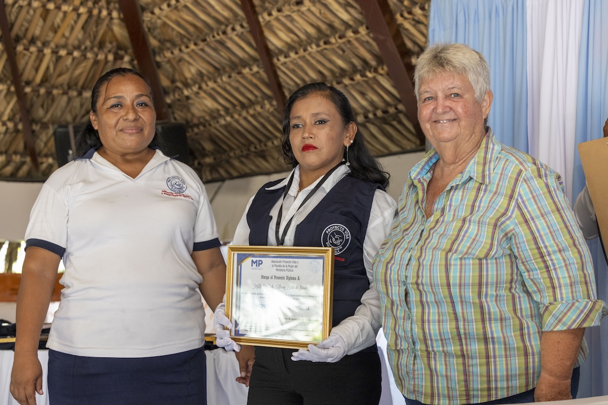 Lending a Friendly Hand: Legal Promoters in Guatemala