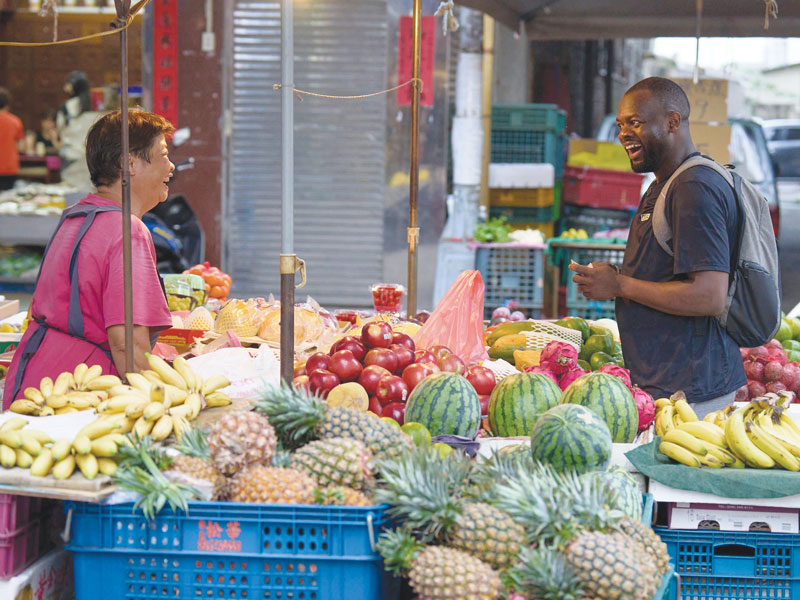 Josephat Odundo, a Maryknoll seminarian originally from Kenya, learned Mandarin Chinese in Taiwan during his overseas training. He now continues his studies for the missionary priesthood at Catholic Theological Union in Chicago. (Paul Jeffrey/Taiwan)