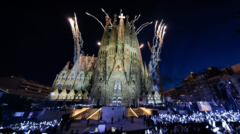 Pope Blesses Sagrada Familia Tower, Highlights Beauty’s Path to God